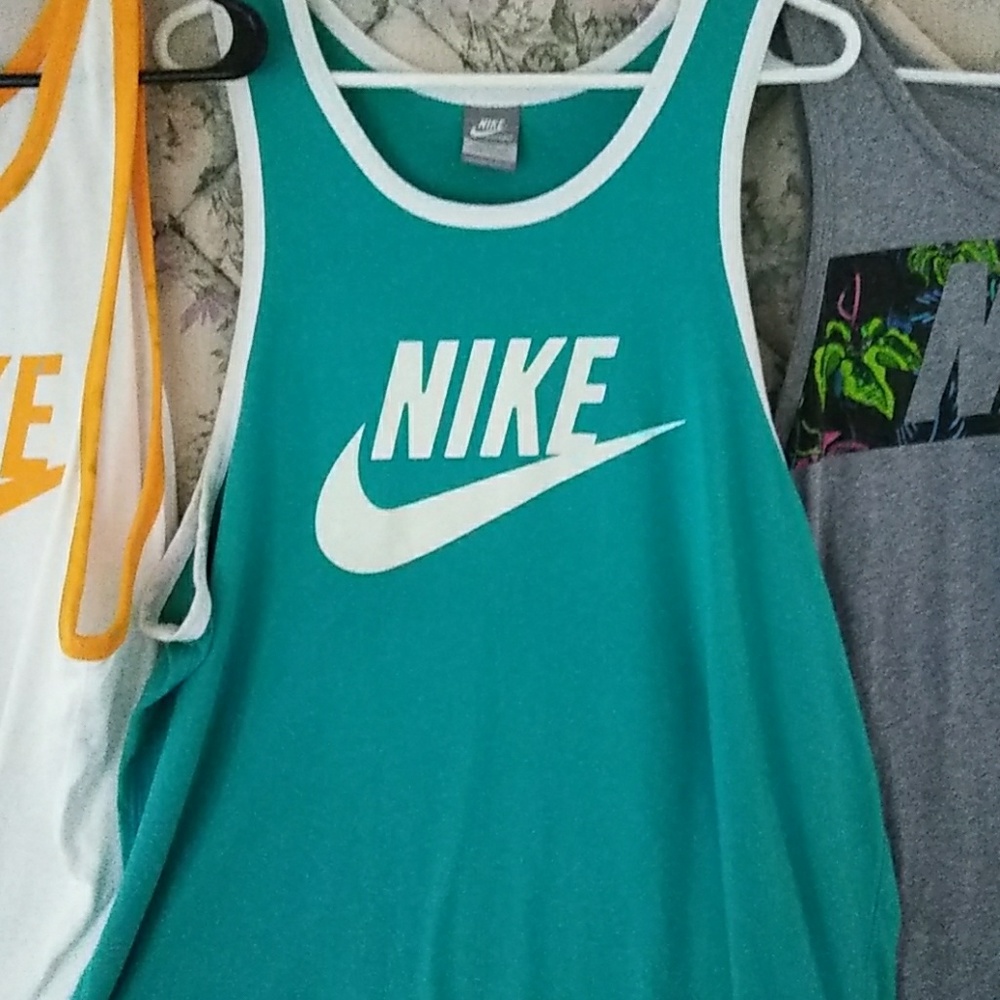 Nike tank top EUC